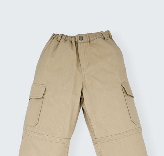 Pantalon à découpes