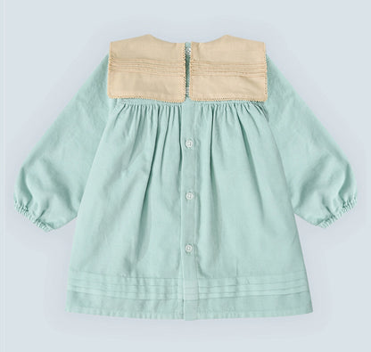 Robe en velours côtelé vert pour bébé fille