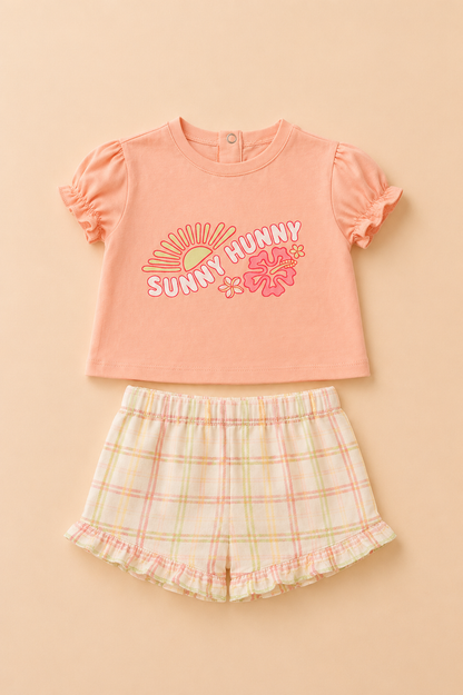 Ensemble Fille 2 Pièces – T-shirt « Sunny Hunny » & Short à Carreaux