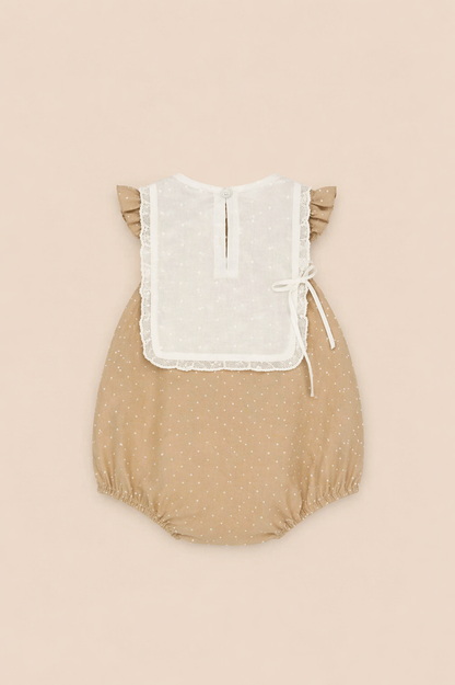 Barboteuse beige à pois – Douceur & charme intemporel