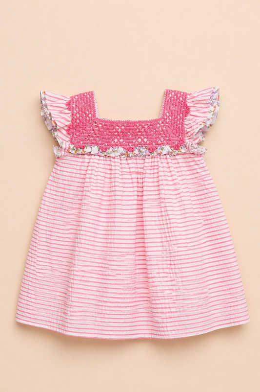 Robe bébé fille rose à smocks – Charme délicat & élégance estivale