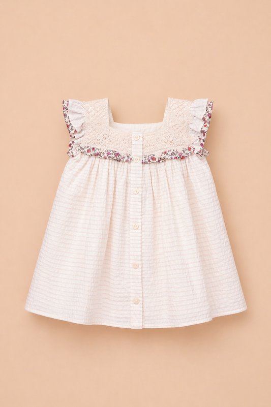 Robe bébé fille écrue à smocks – Délicatesse & élégance intemporelle