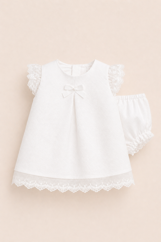 Robe bébé – Élégance intemporelle