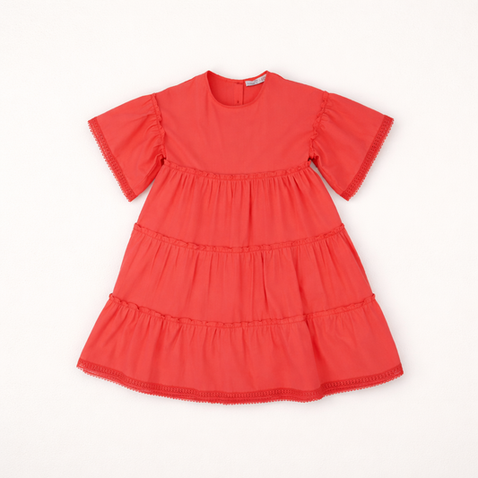 Robe fille rouge corail à volants – Élégance & fraîcheur estivale