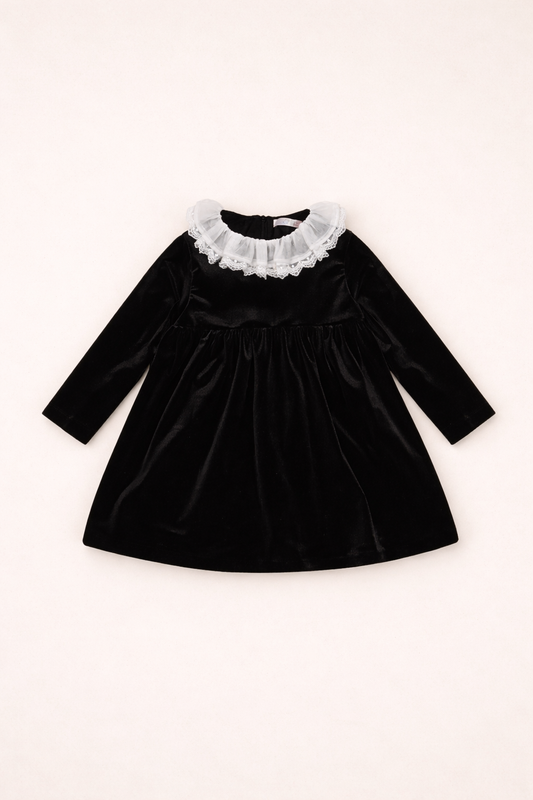 Robe bébé en velours noir à col dentelle – Élégance & raffinement
