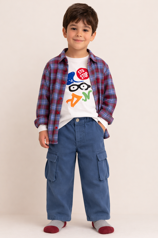 Ensemble Garçon Casual – T-shirt Imprimé, Chemise à Carreaux & Pantalon Cargo