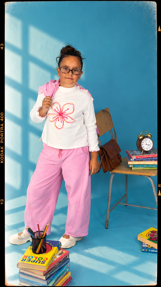 Sweat-shirt Écru à Motif Fleur Rose Brodé & Finitions Volantées
