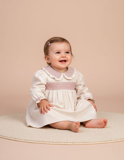 Robe Smockée Rose Poudré pour Bébé Fille – Élégance et Confort