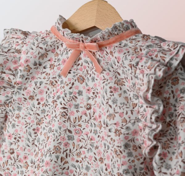 Chemise 100% coton avec volant sur l'épaule – Image 2