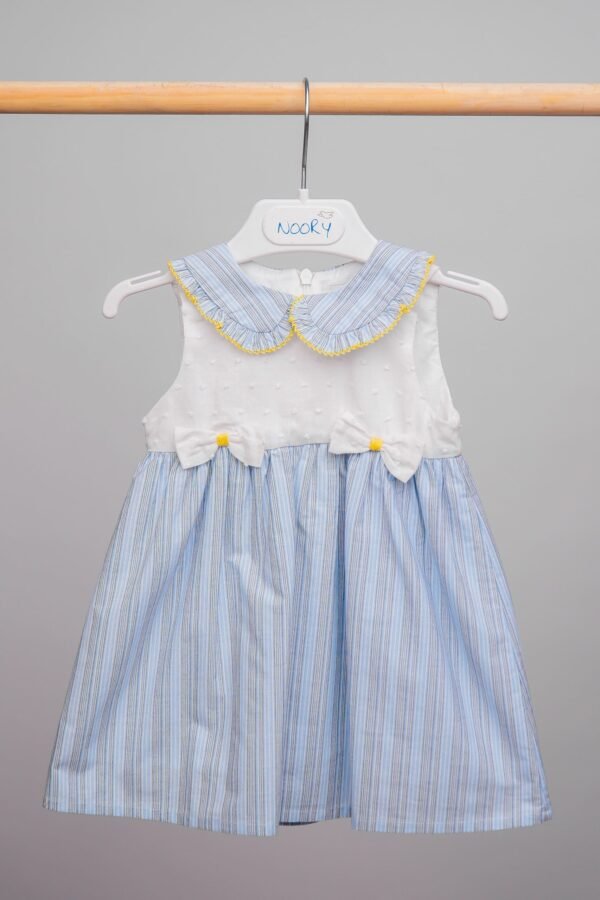 Robe bébé fille bleu avec col claudine volanté