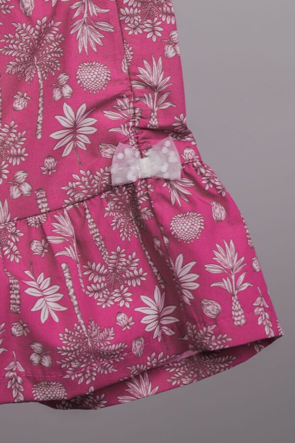 Short pour filles doté d'une ceinture élastiquée et d'un bas volanté – Image 2