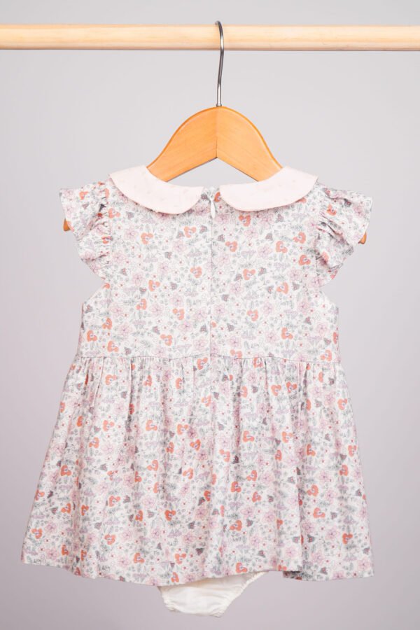 Robe bébé avec détails charmants – Image 3