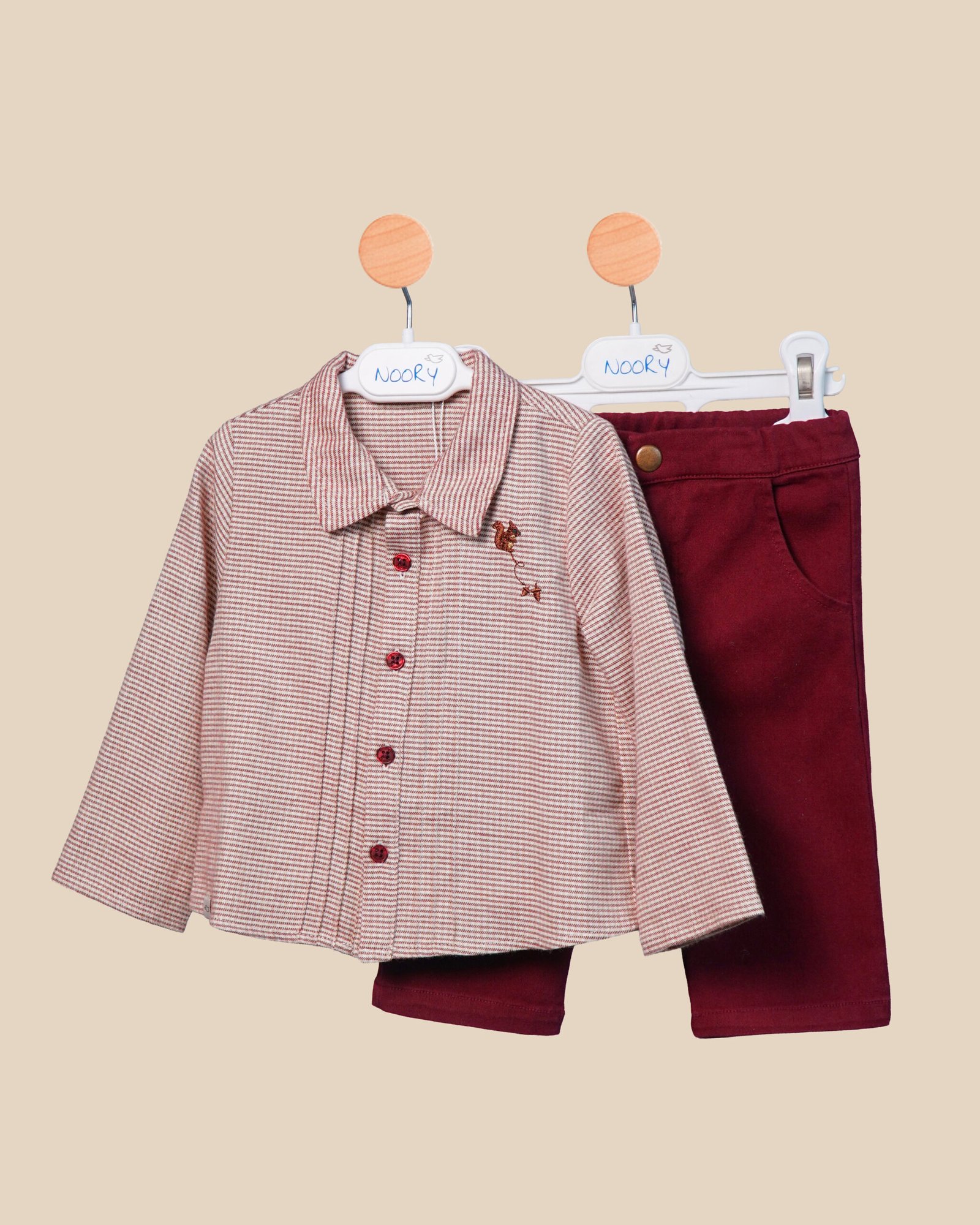 Chemise bébé garçon – Motif vichy bordeaux avec broderie cerf-volant – Image 4